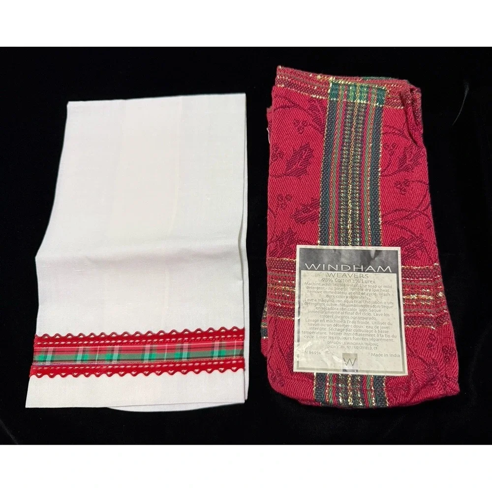 Lot of 4 VTG Windham Weavers Dinner Napkins Gold Accents + Xmas Linen Hand Towel